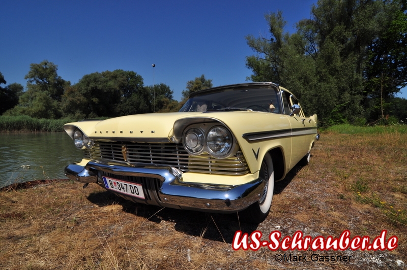 1957 Plymouth vl