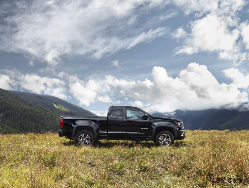 2015-Chevrolet-ColoradoZ71-013